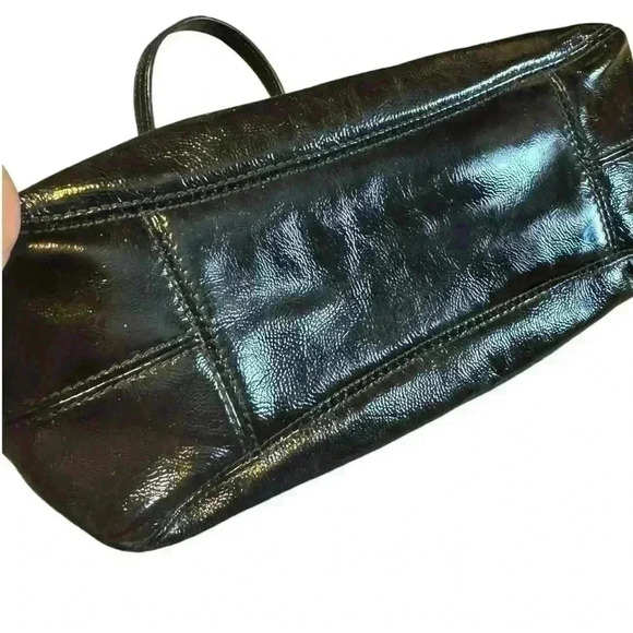 Coach Mia Patent Mini Maggie - Picture 9 of 16